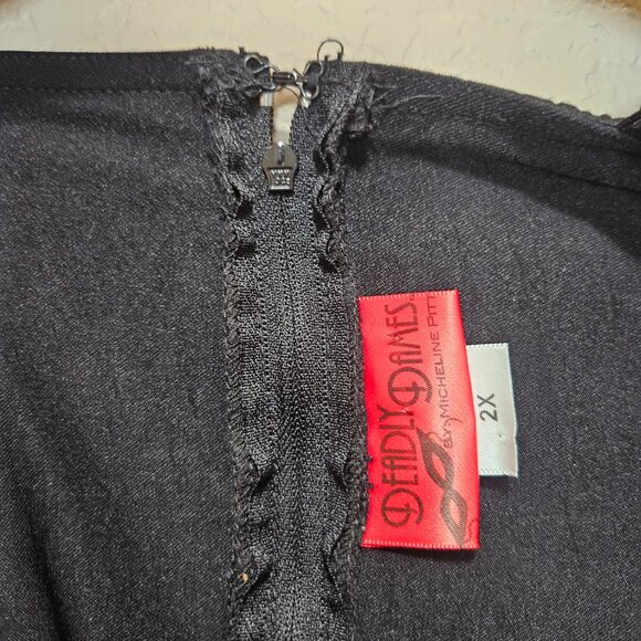 Deadly Dames with Micheline Pitt - Picture 3 of 5